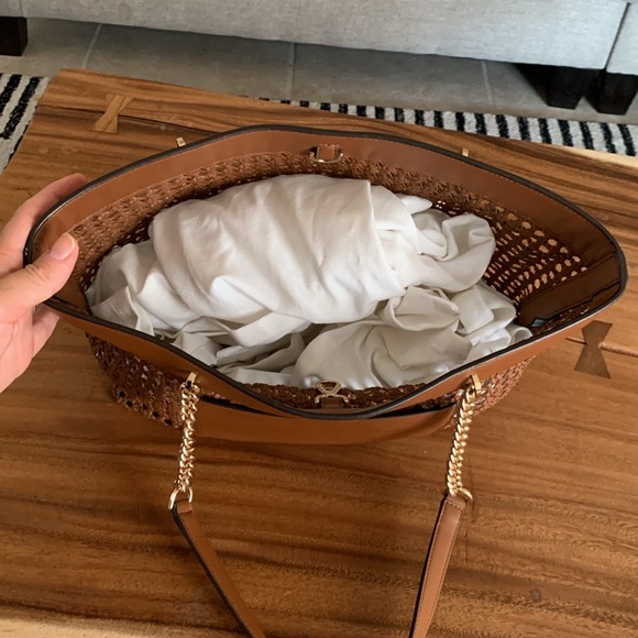 Michael Kors Kinsley Rattan Carryall Tote Bag in the color Luggage. - Picture 6 of 9